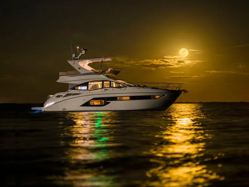 Slide: The Image of Sea Ray 520 fly 2018 - 8