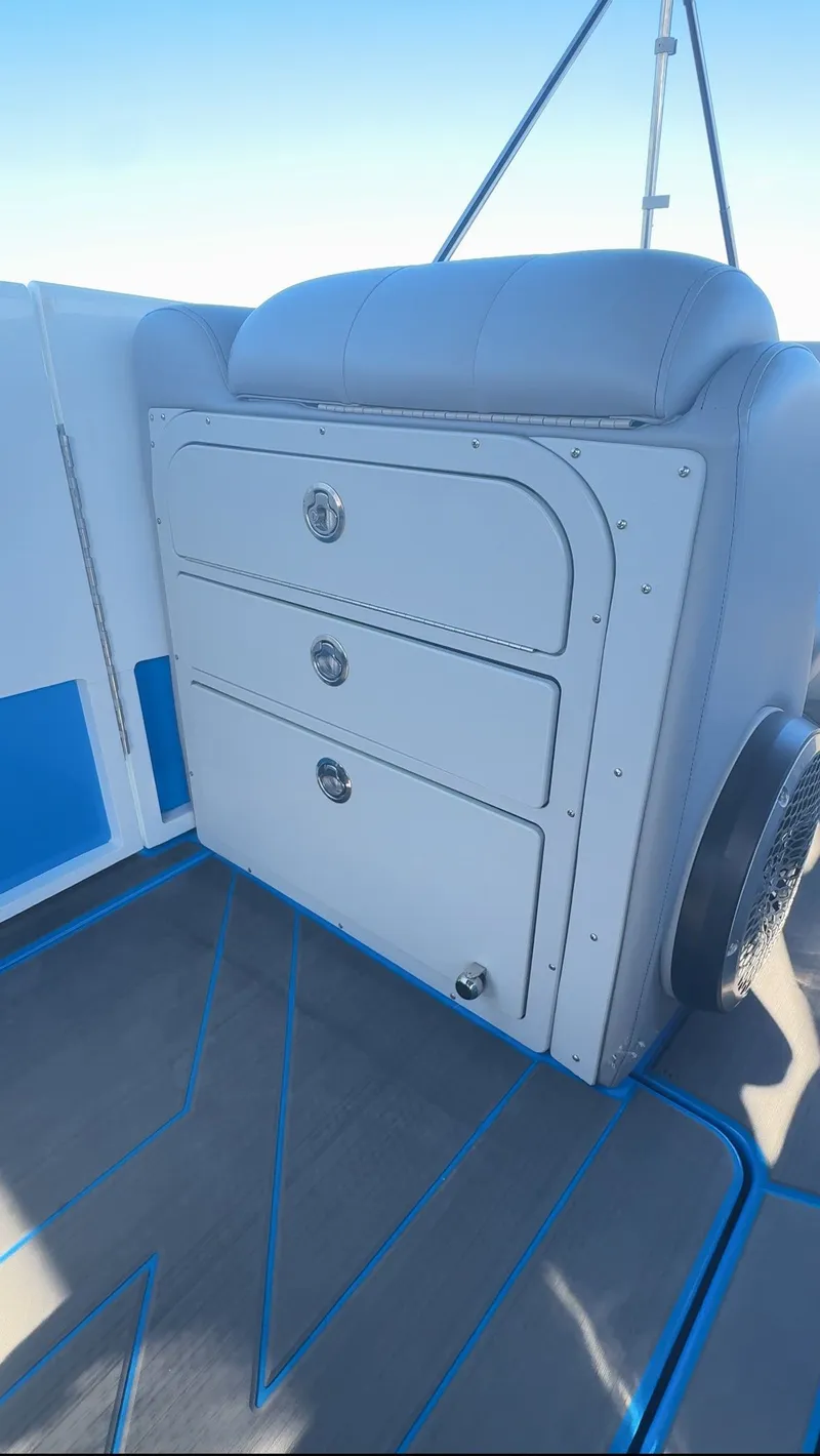 Slide: The Image of Paradigm 296 Surf SL 2024 - 12