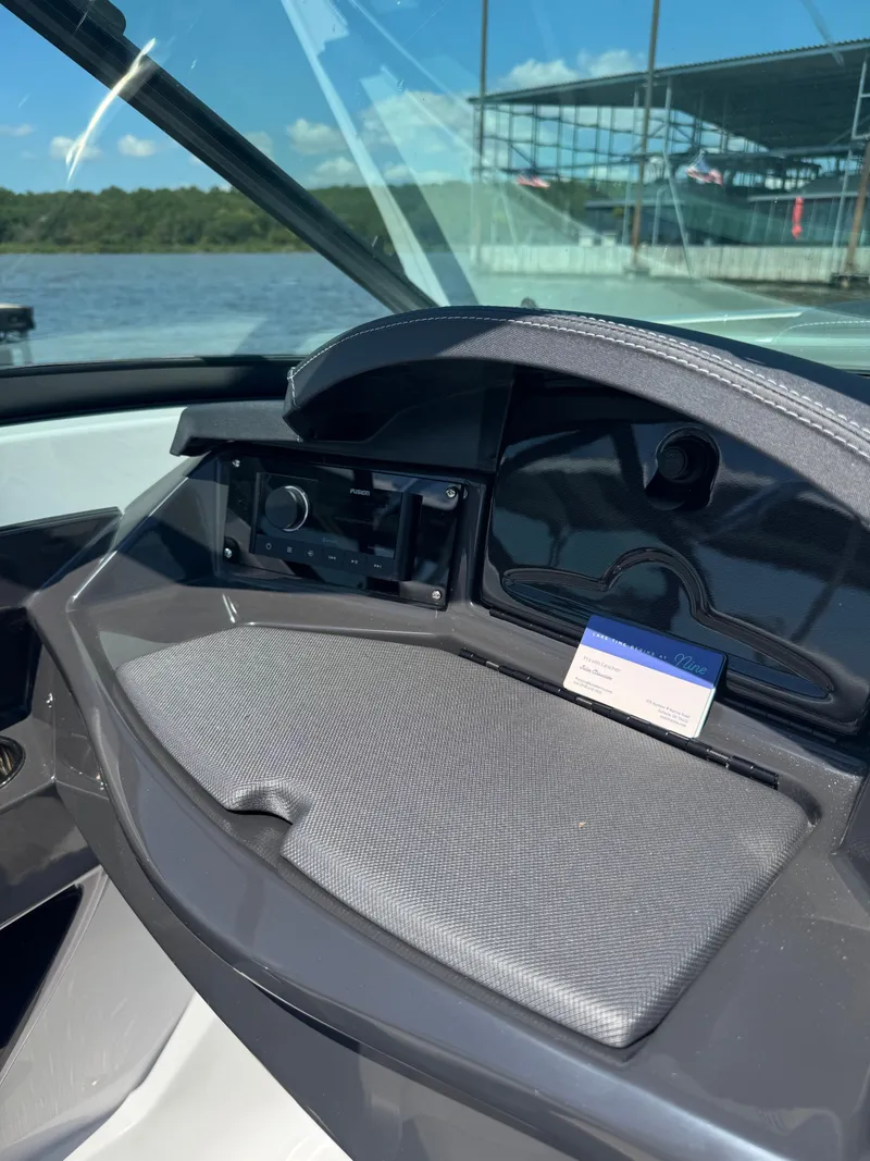 Slide: The Image of Monterey 238SS Super Sport 2026 - 12