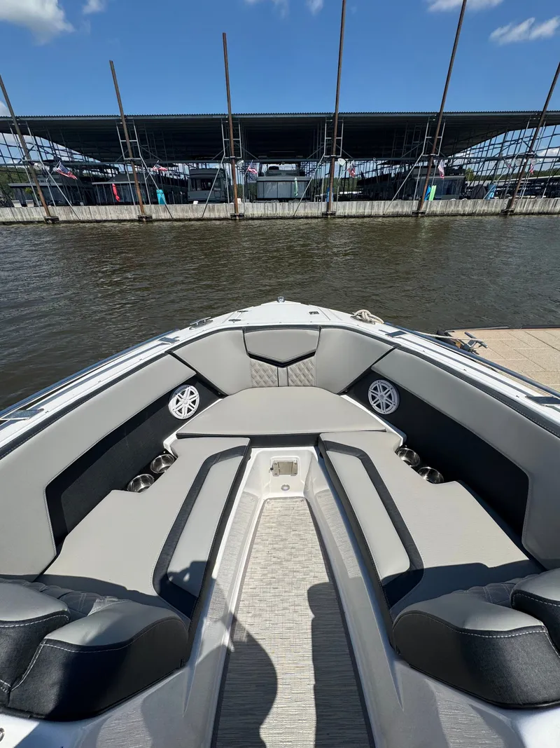 Slide: The Image of Monterey 238SS Super Sport 2026 - 5