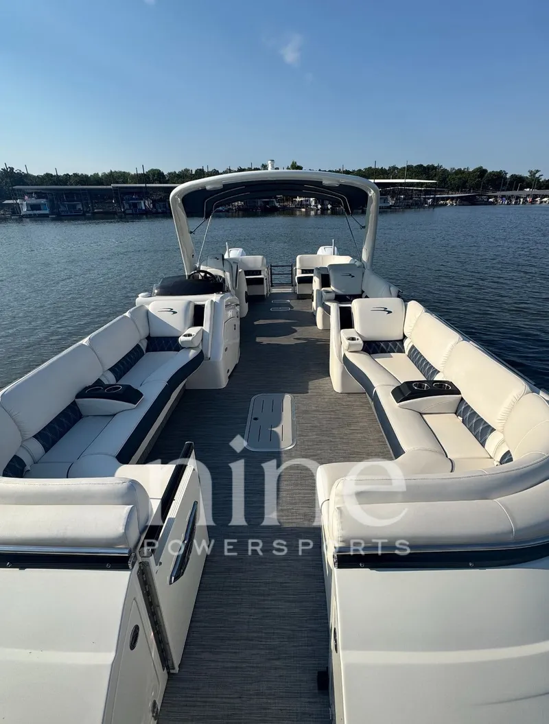 Slide: The Image of Bennington QX 30 2021 - 5