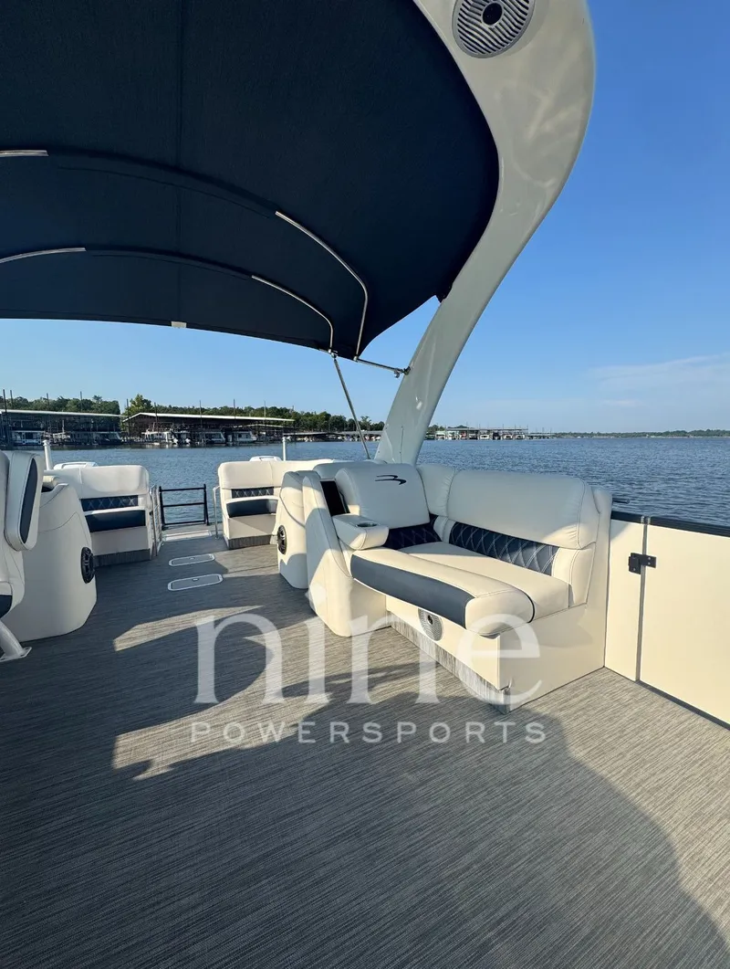 Slide: The Image of Bennington QX 30 2021 - 8