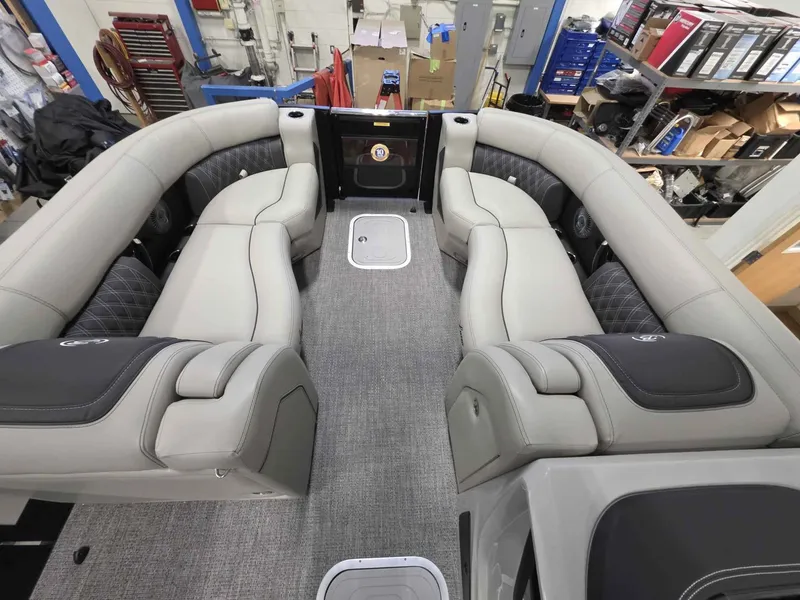 Slide: The Image of Barletta Lusso 23UCA 2026 - 23