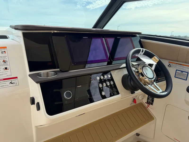 Slide: The Image of Sea Ray Sundancer 320 2026 - 21