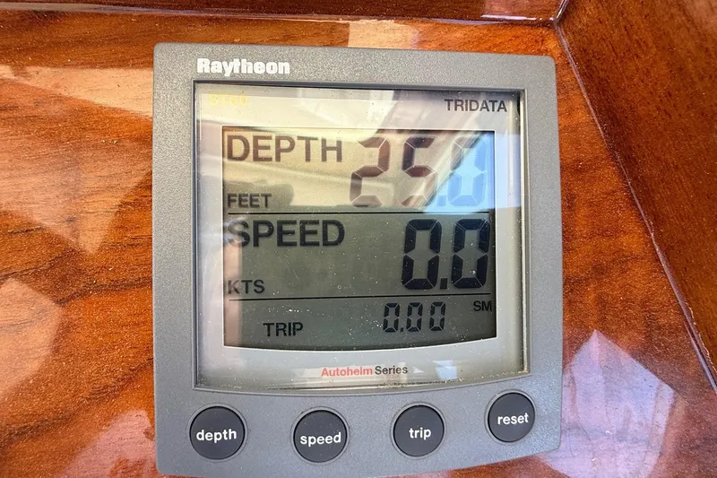 Slide: The Image of Raytheon Tridata display on 2001 Hinckley Classic Picnic Boat, showing depth and speed. - 37