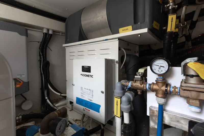 Slide: The Image of Azimut 60 2014 - 101