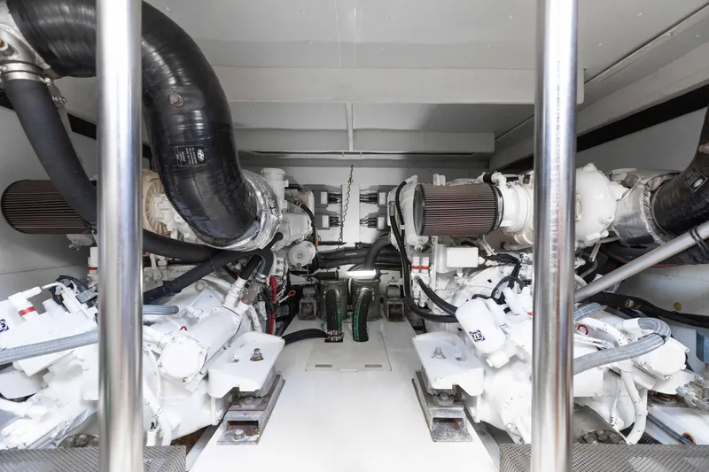 Slide: The Image of Azimut 60 2014 - 102