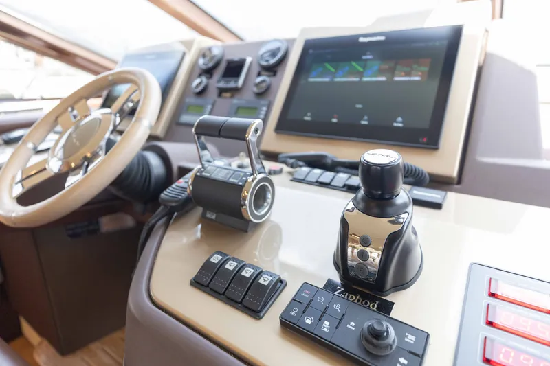 Slide: The Image of Azimut 60 2014 - 52