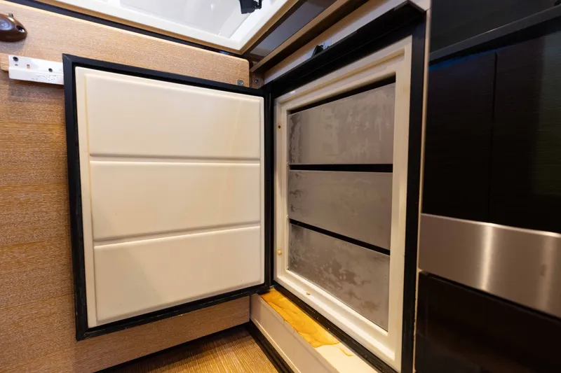 Slide: The Image of Azimut 60 2014 - 62