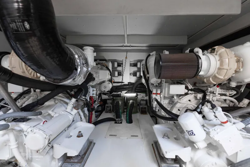 Slide: The Image of Azimut 60 2014 - 96