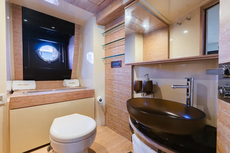 Slide: The Image of Azimut Fly 60 2014 - 51