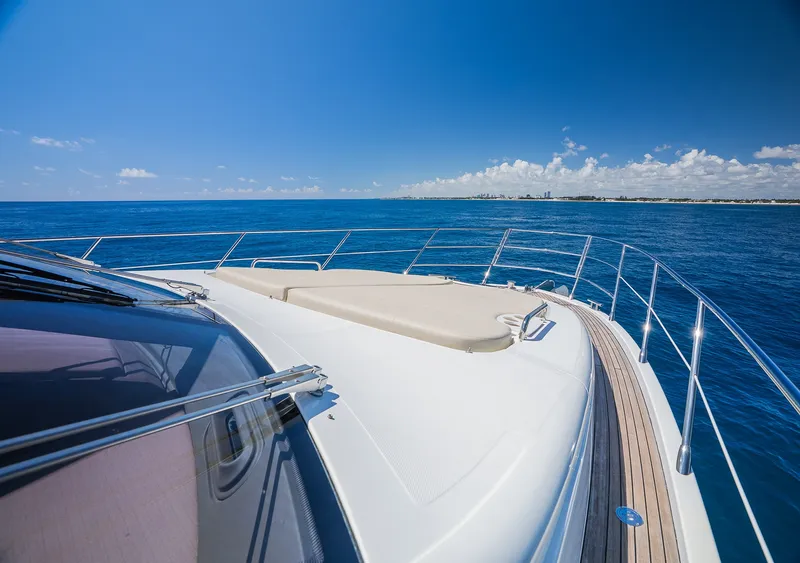 Slide: The Image of Azimut Fly 60 2014 - 29