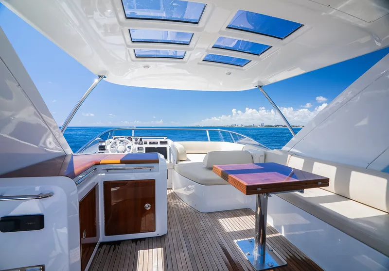 Slide: The Image of Azimut Fly 60 2014 - 35