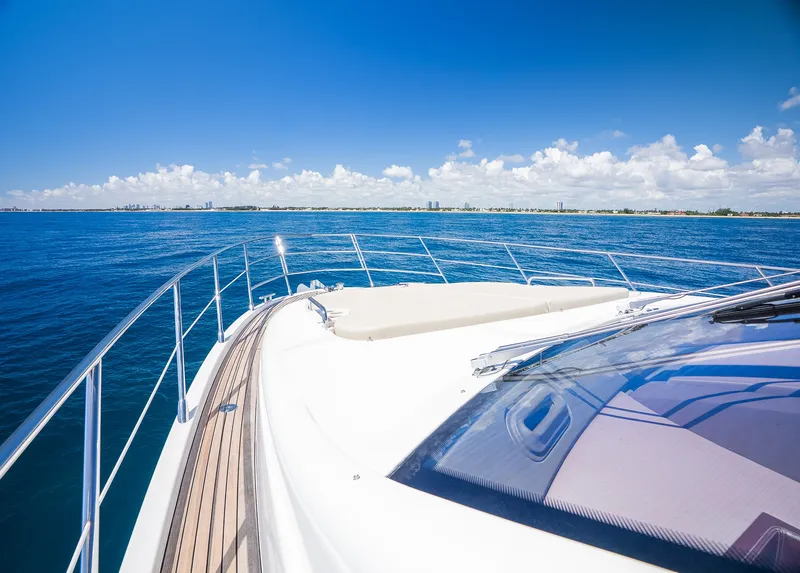 Slide: The Image of Azimut Fly 60 2014 - 31