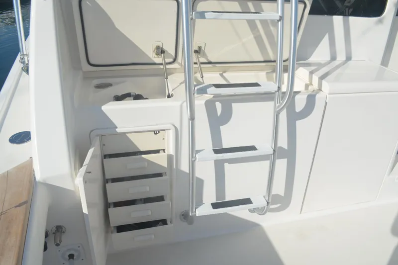 Slide: The Image of Tackle Center & Sink - 8