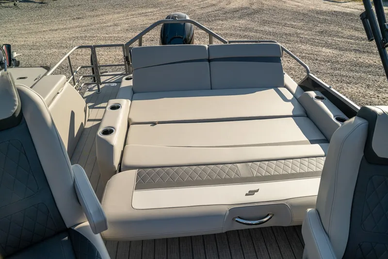 Slide: The Image of Starcraft SLS-3 Q DH - Tritoon 2026 - 17