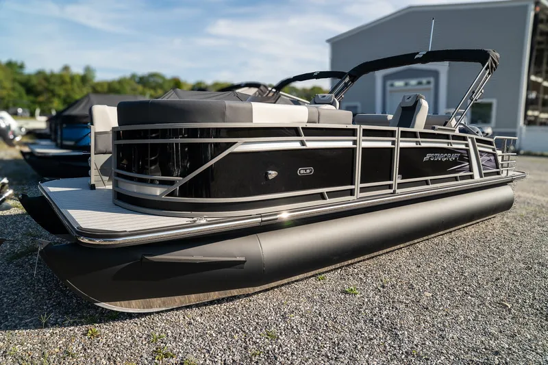 Slide: The Image of Starcraft SLS-3 Q DH - Tritoon 2026 - 4