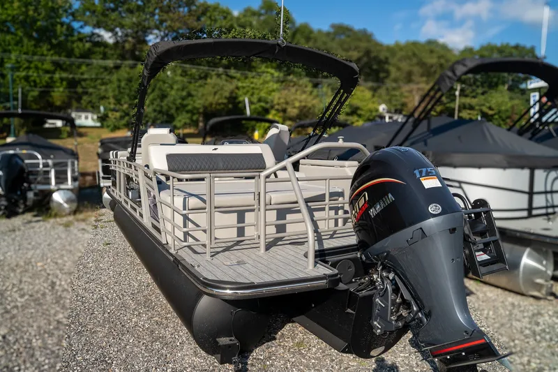 Slide: The Image of Starcraft SLS-3 Q DH - Tritoon 2026 - 8