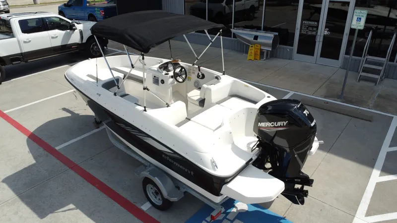 Slide: The Image of Bayliner E16LE 2025 - 17