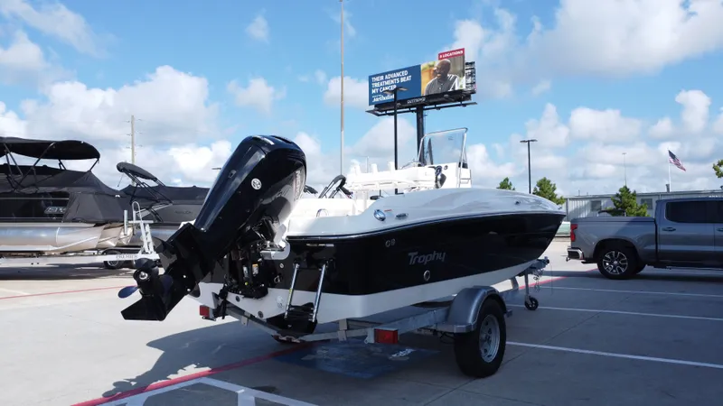 Slide: The Image of Bayliner T18LE 2025 - 10