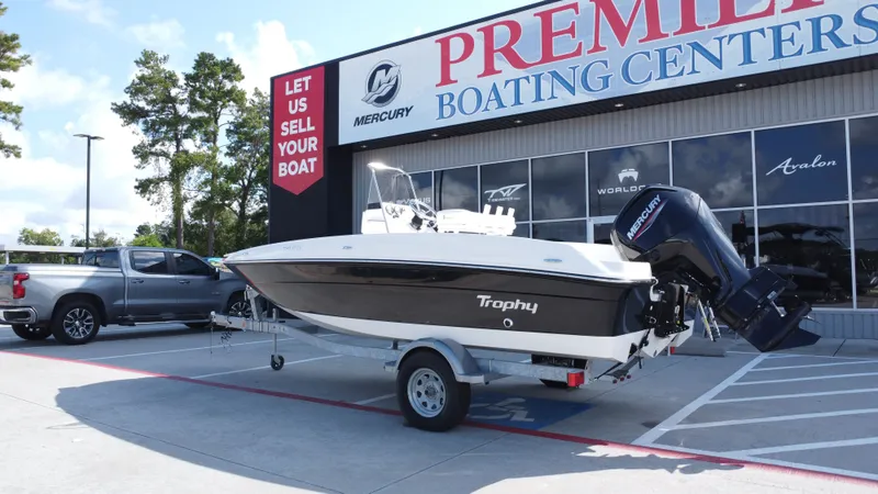 Slide: The Image of Bayliner T18LE 2025 - 3