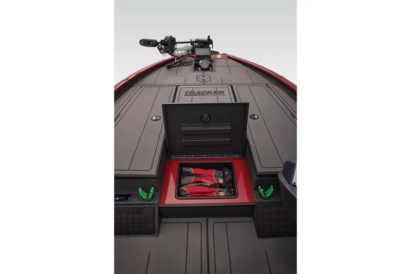 Slide: The Image of Tracker Savage 215 2026 - 15