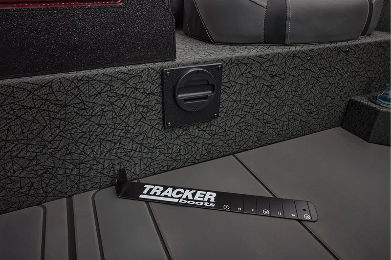 Slide: The Image of Tracker Savage 215 2026 - 42