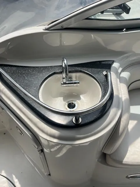 Slide: The Image of Crownline Boats 250 CR 2006 - 11