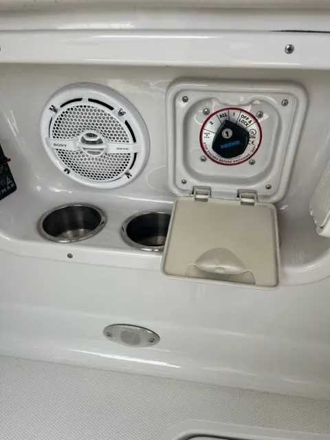 Slide: The Image of Crownline Boats 250 CR 2006 - 13