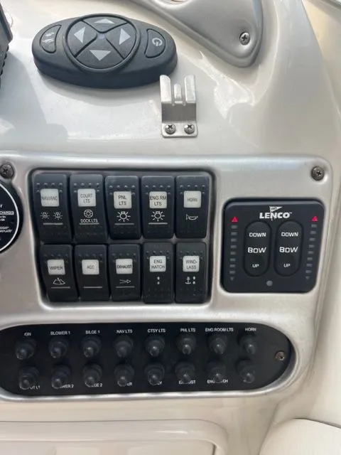 Slide: The Image of Crownline Boats 250 CR 2006 - 16