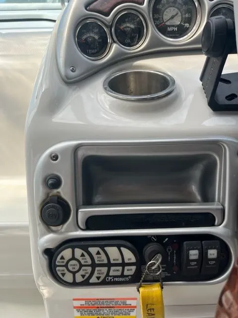 Slide: The Image of Crownline Boats 250 CR 2006 - 17