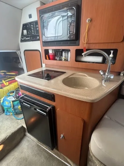 Slide: The Image of Crownline Boats 250 CR 2006 - 21