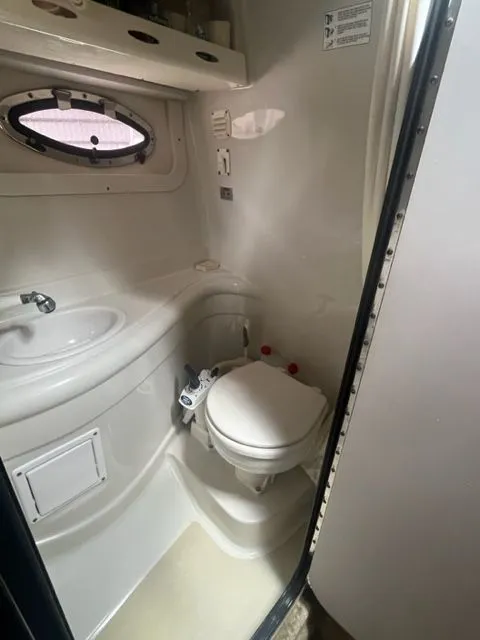 Slide: The Image of Crownline Boats 250 CR 2006 - 22