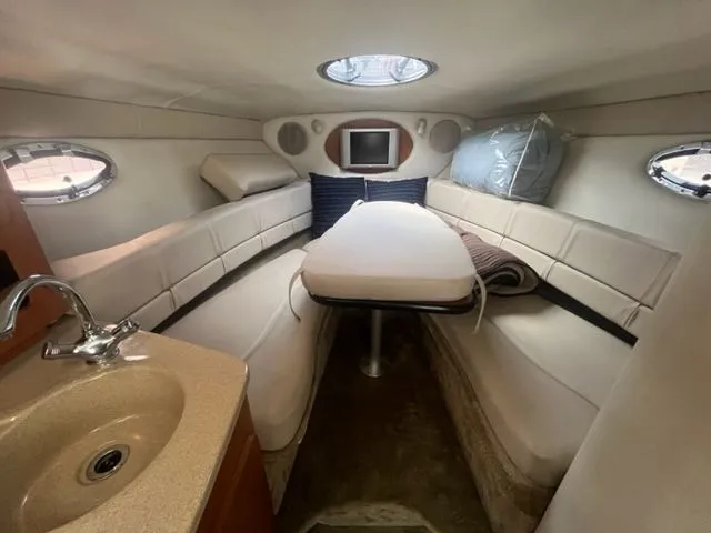 Slide: The Image of Crownline Boats 250 CR 2006 - 23