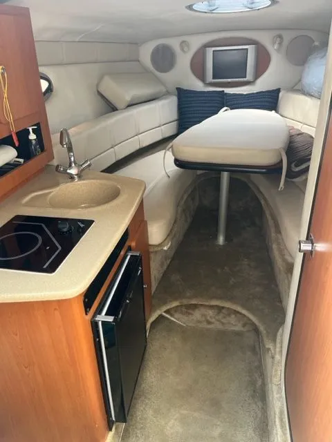 Slide: The Image of Crownline Boats 250 CR 2006 - 26