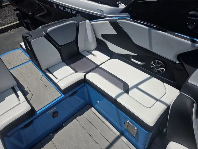 Slide: The Image of Yamaha 255XD 2021 - 13