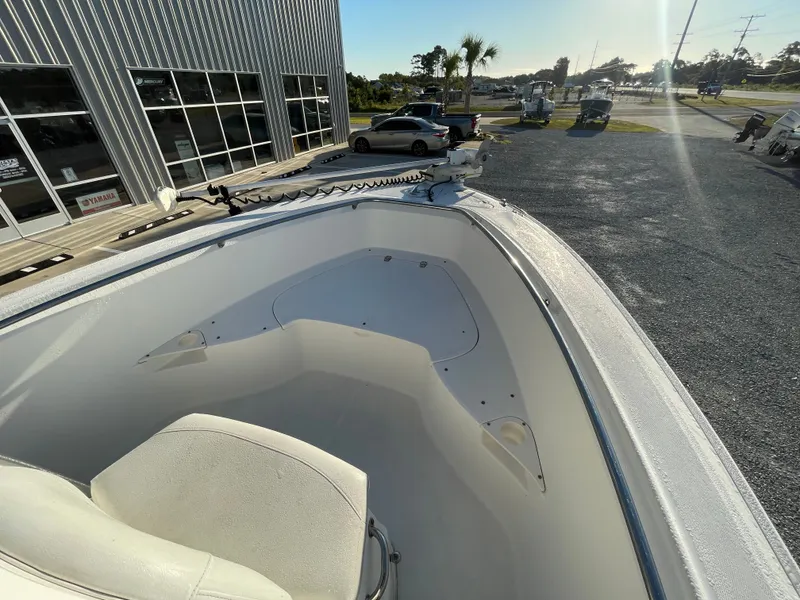 Slide: The Image of Boston Whaler 240 Outrage 2005 - 13