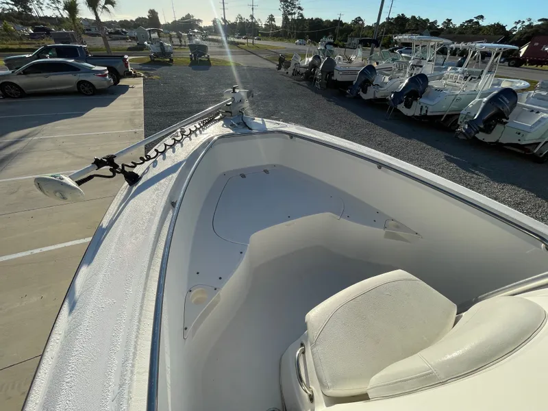 Slide: The Image of Boston Whaler 240 Outrage 2005 - 16