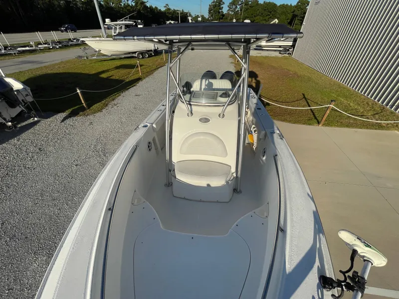 Slide: The Image of Boston Whaler 240 Outrage 2005 - 17