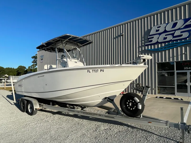 Slide: The Image of Boston Whaler 240 Outrage 2005 - 2