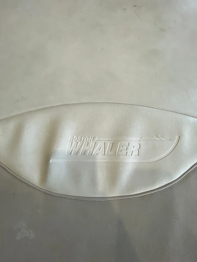 Slide: The Image of Boston Whaler 240 Outrage 2005 - 22