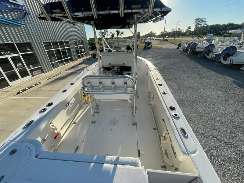 Slide: The Image of Boston Whaler 240 Outrage 2005 - 7