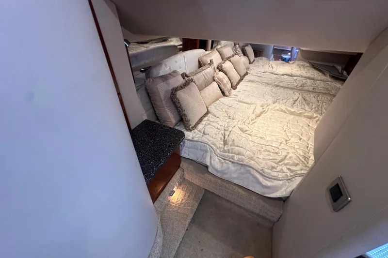 Slide: The Image of 2007 Formula 400 Super Sport boat deck with sleek design and modern features. - 38