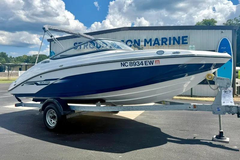 The Image of 2022 Yamaha Boats SX195 on trailer at Stroud & Son Marine dealership. - 1