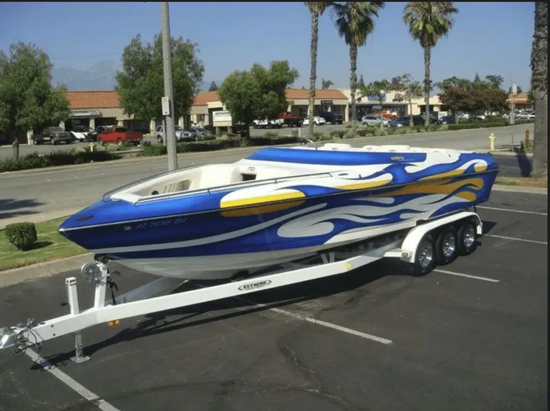 Slide: The Image of Cobra 206 Razor 2005 - 1