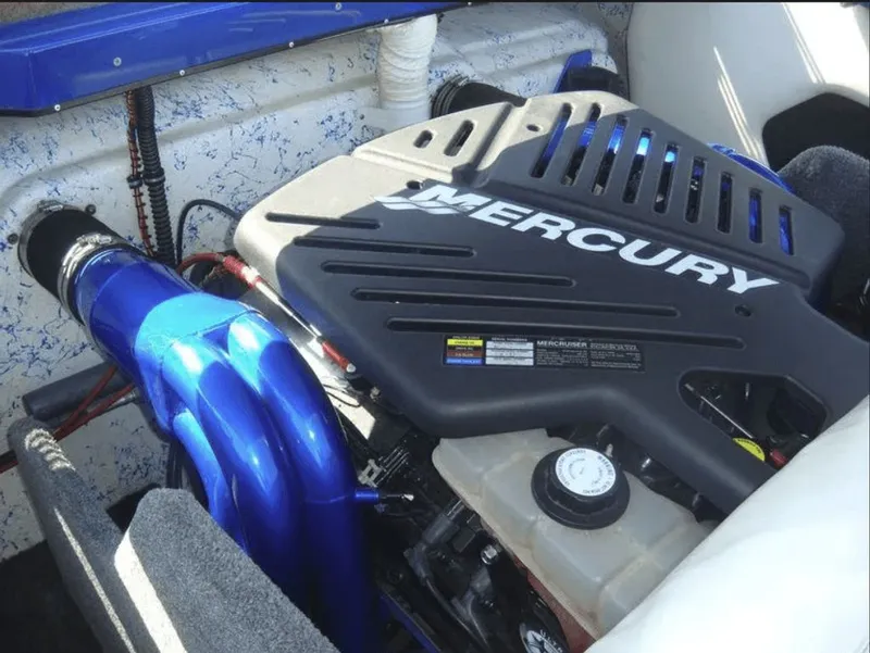 Slide: The Image of Cobra 206 Razor 2005 - 10