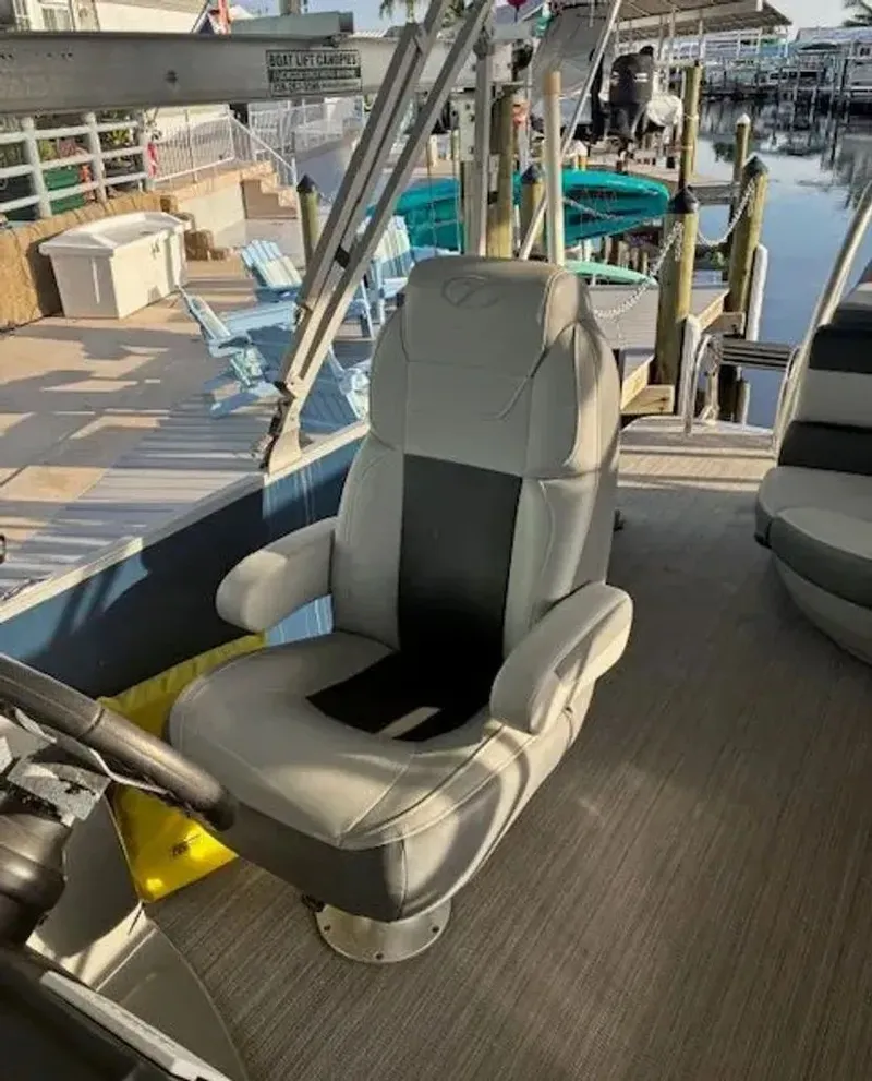 Slide: The Image of Veranda VR22L 2020 - 1