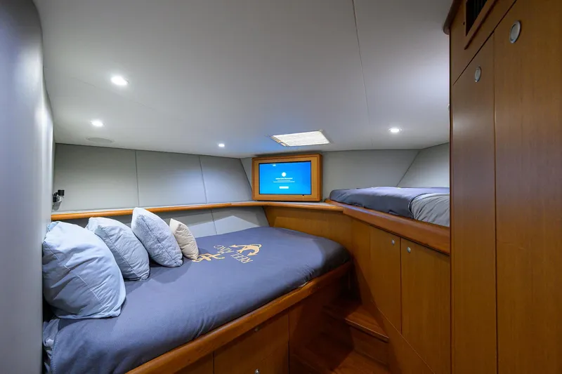 Slide: The Image of Viking 61 Reel King - Forward Stateroom - 24