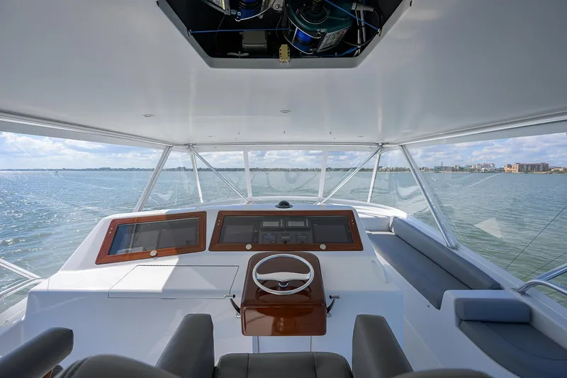 Slide: The Image of Viking 61 Reel King - Flybridge - 34