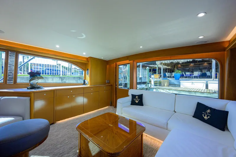 Slide: The Image of Viking 61 Reel King - Salon - 9